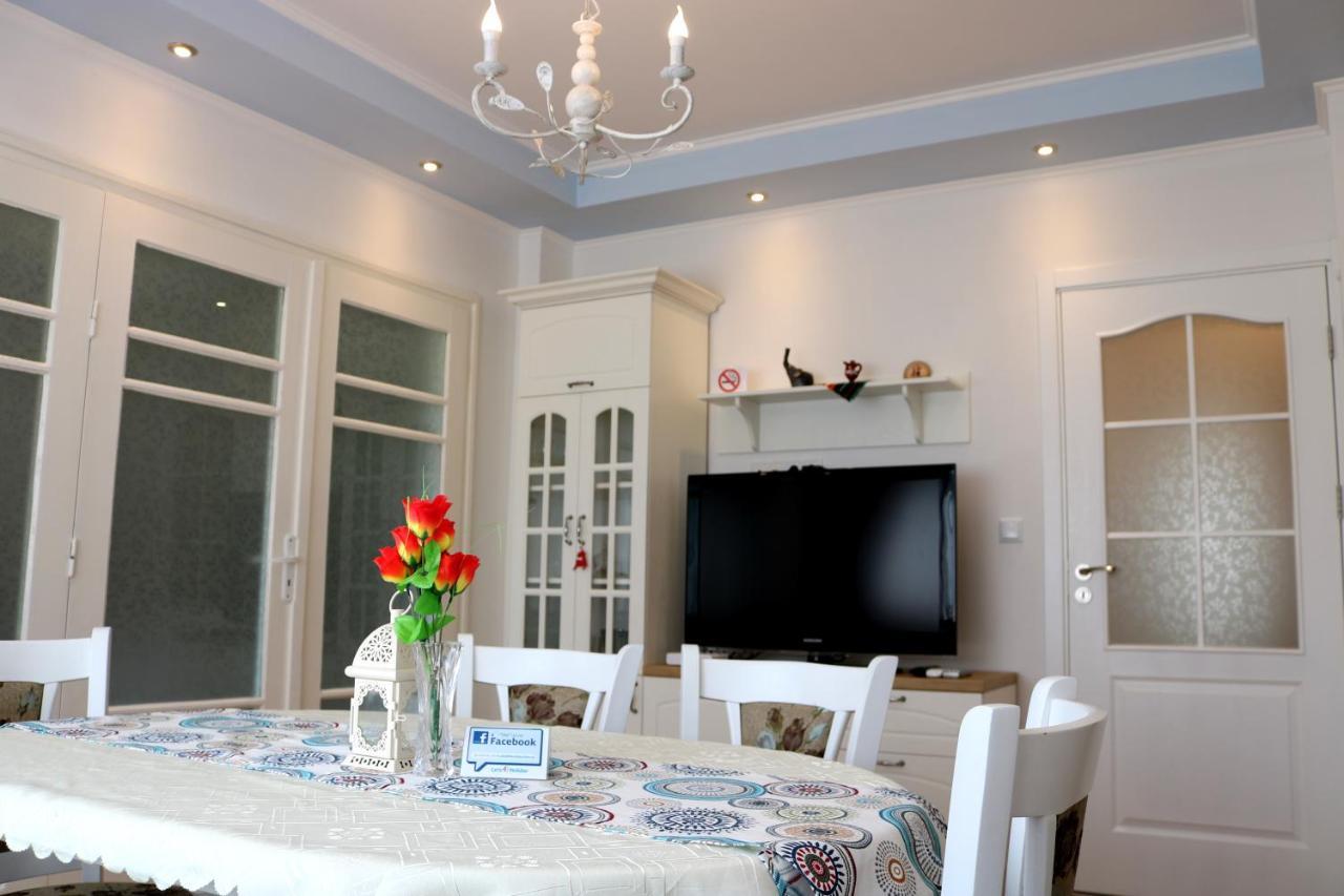 Central Varna Apartment - Lets4Holiday Exterior photo