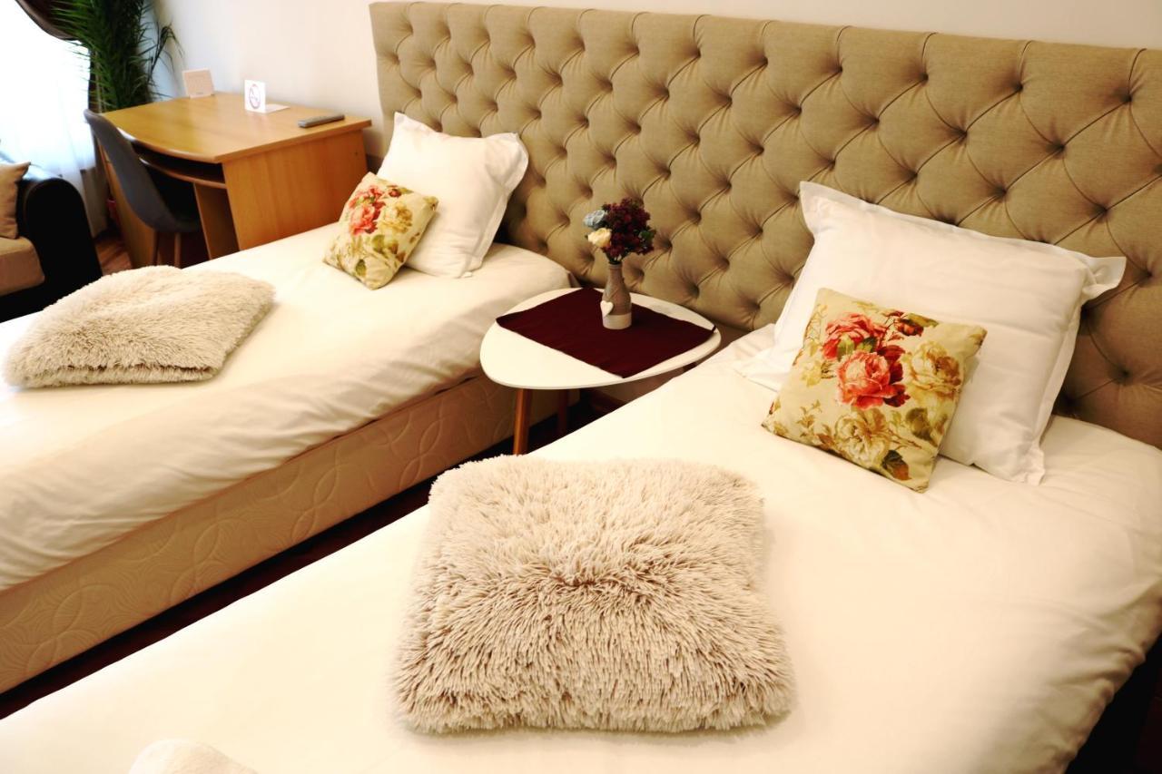 Central Varna Apartment - Lets4Holiday Exterior photo